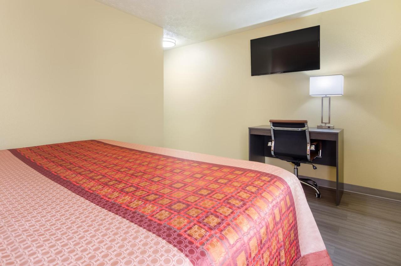 Americas Best Value Inn & Suites Independence Va Exterior photo