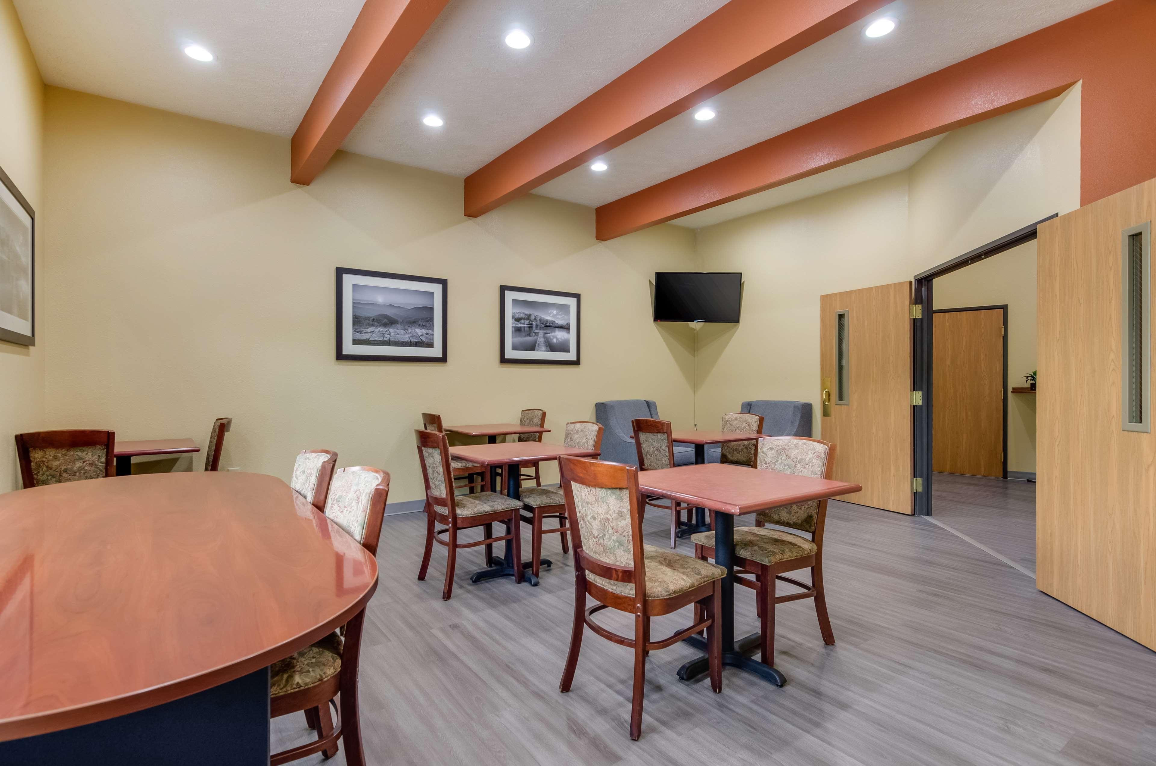 Americas Best Value Inn & Suites Independence Va Exterior photo